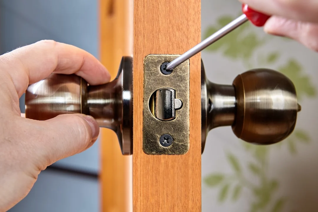 Bathroom Door Lock Issues Bathroom Door Lock Issues